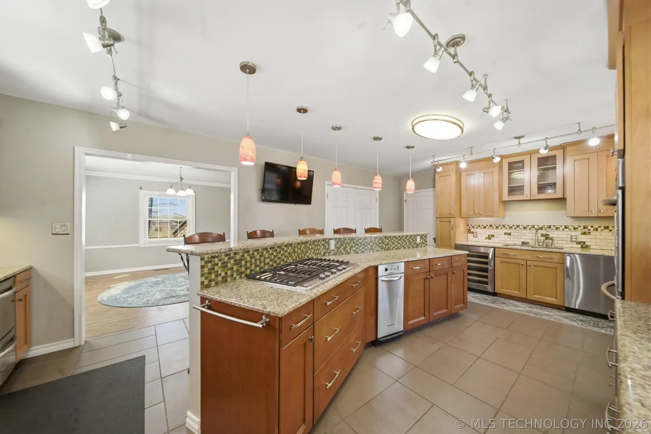 Photo 12 — 3182 E 1st Street, Tulsa, OK 74104