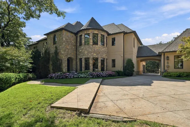 Photo 2 — 11416 S Louisville Place, Tulsa, OK 74137