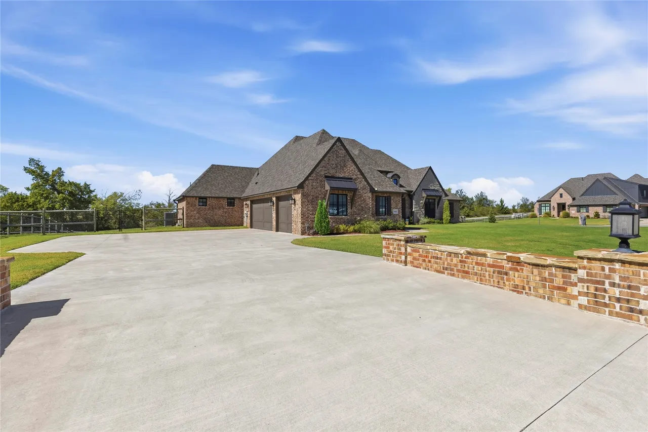 Photo 5 — 10628 N 81st EastPlace, Owasso, OK 74055