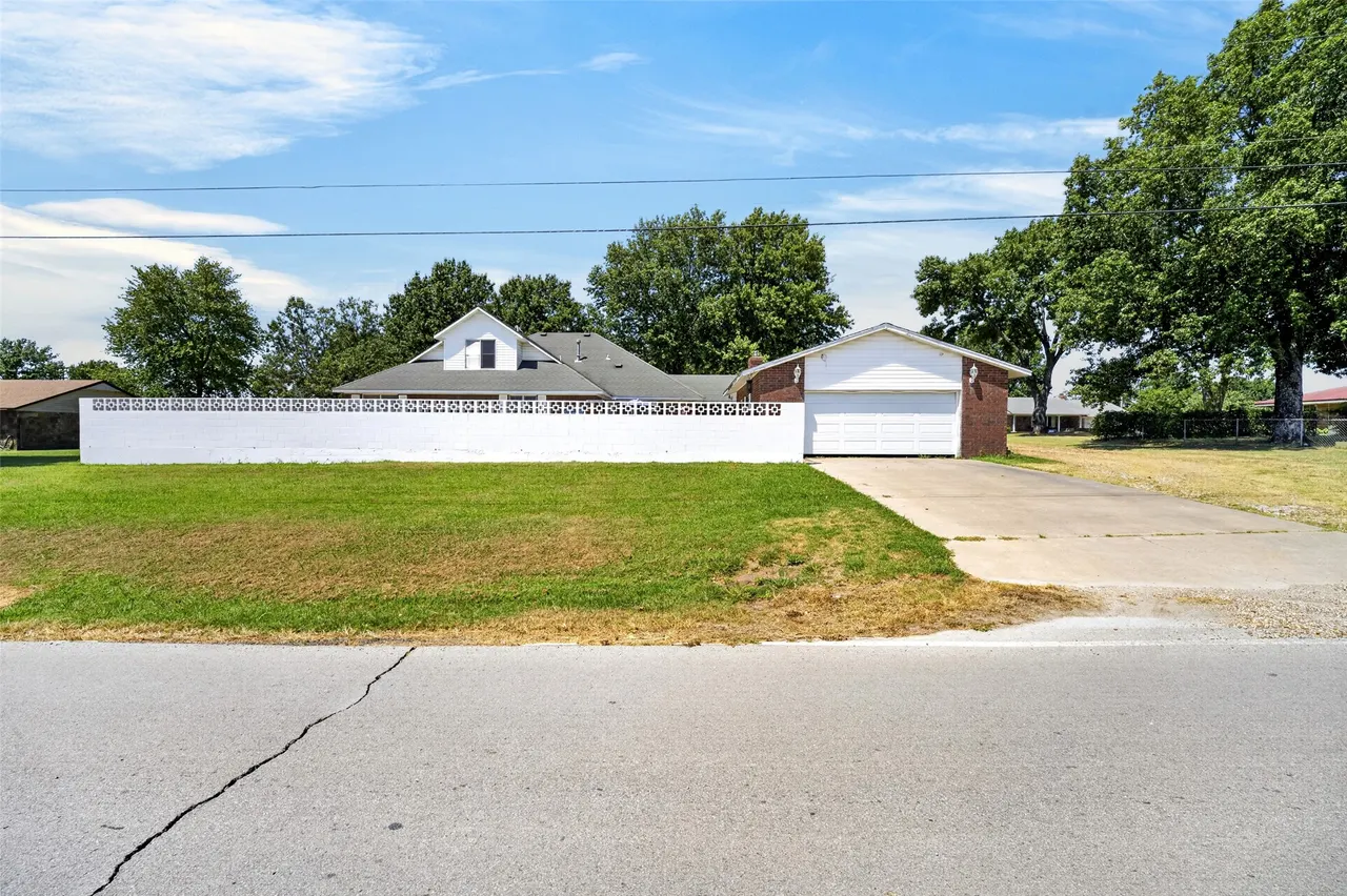 Photo 8 — 151 S 2nd Street, Porter, OK 74454