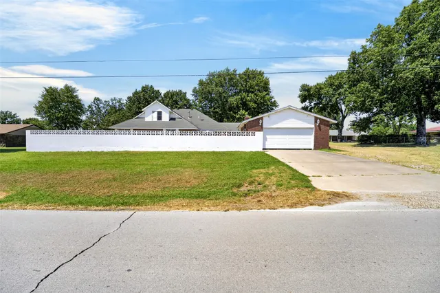 Photo 8 — 151 S 2nd Street, Porter, OK 74454