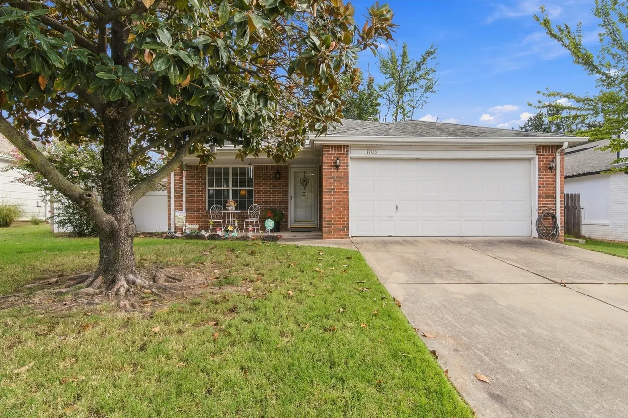 Photo 2 — 1705 W Fort Worth Street, Broken Arrow, OK 74012