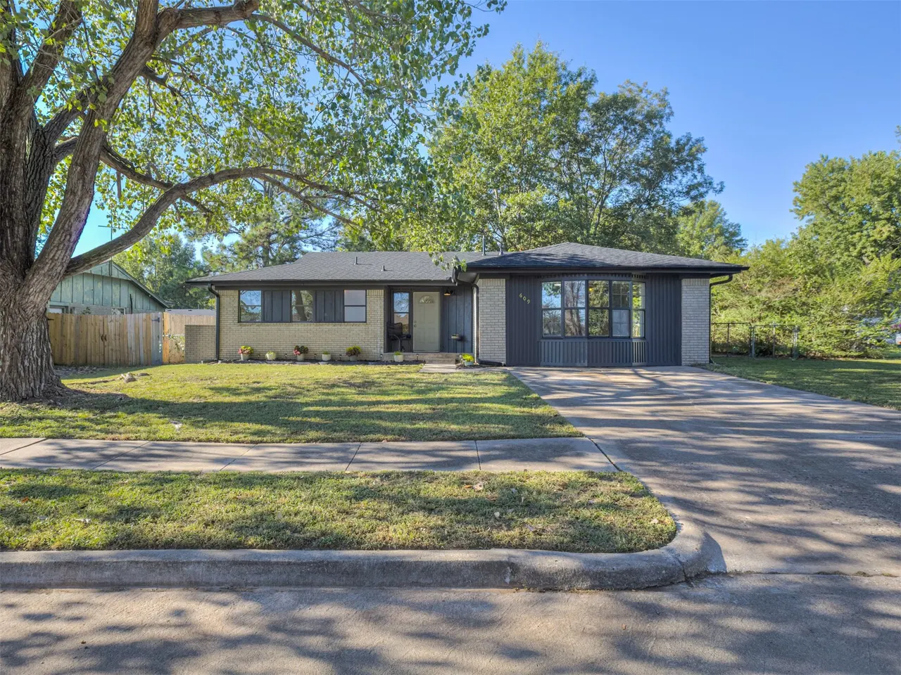 Photo 3 — 609 E Main Street, Collinsville, OK 74021