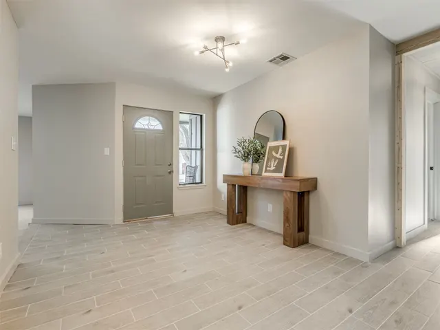Photo 5 — 609 E Main Street, Collinsville, OK 74021
