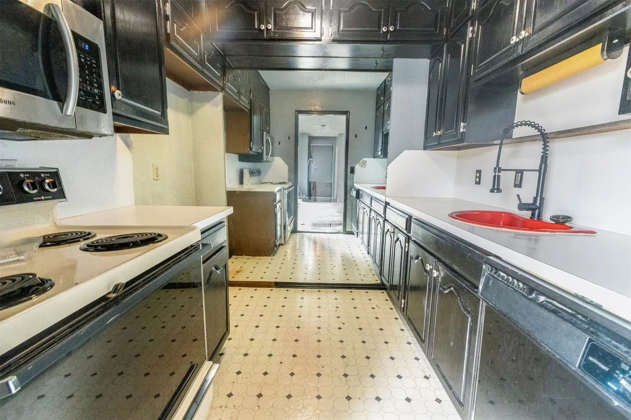 Photo 7 — 6004 Newport Avenue A-10, Tulsa, OK 74105