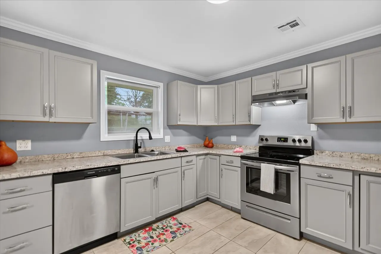Photo 4 — 4716 SE Adams Boulevard, Bartlesville, OK 74006
