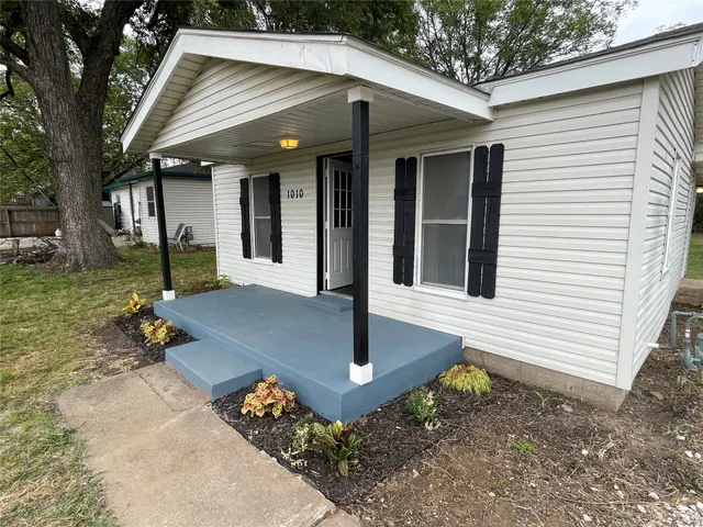 Photo 2 — 1010 W Oak Street, Collinsville, OK 74021