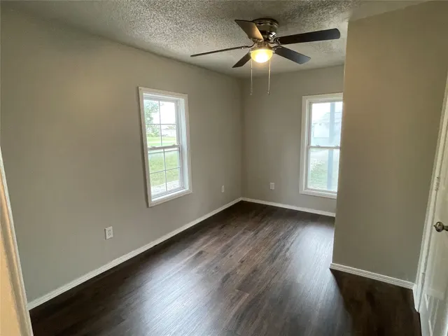 Photo 6 — 1010 W Oak Street, Collinsville, OK 74021
