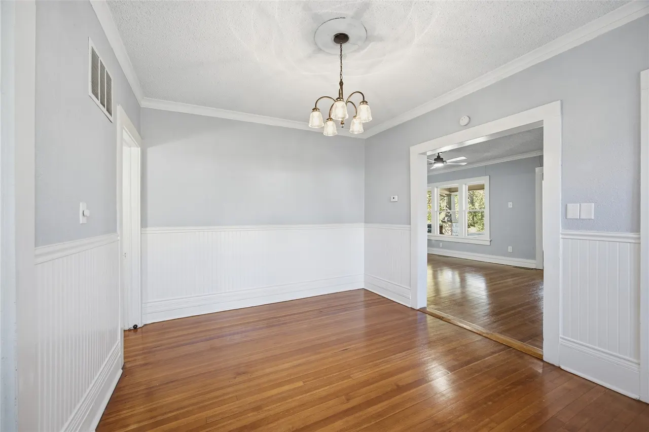 Photo 17 — 721 N Main Street, Sand Springs, OK 74063