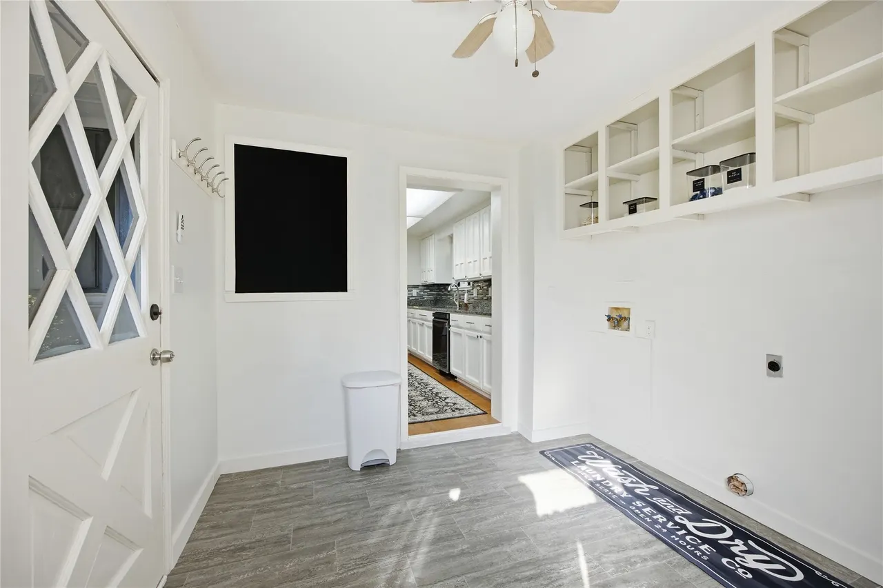 Photo 23 — 721 N Main Street, Sand Springs, OK 74063