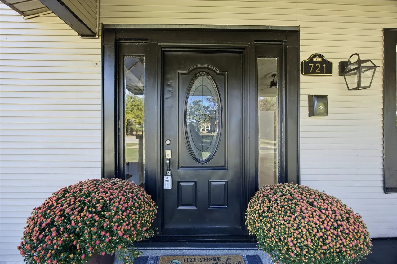 Photo 6 — 721 N Main Street, Sand Springs, OK 74063