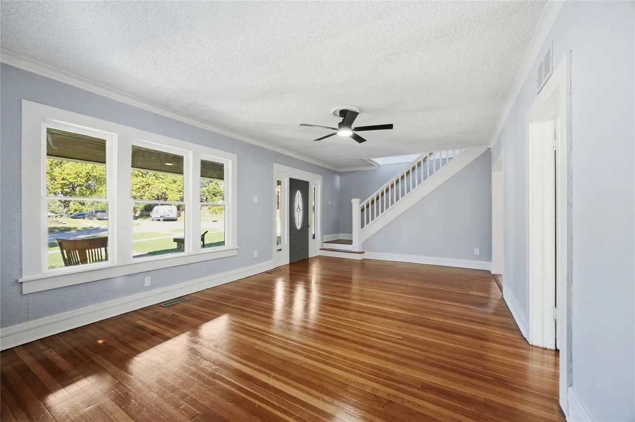 Photo 12 — 721 N Main Street, Sand Springs, OK 74063