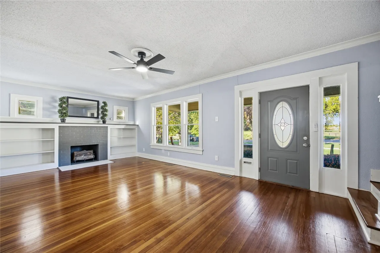 Photo 10 — 721 N Main Street, Sand Springs, OK 74063