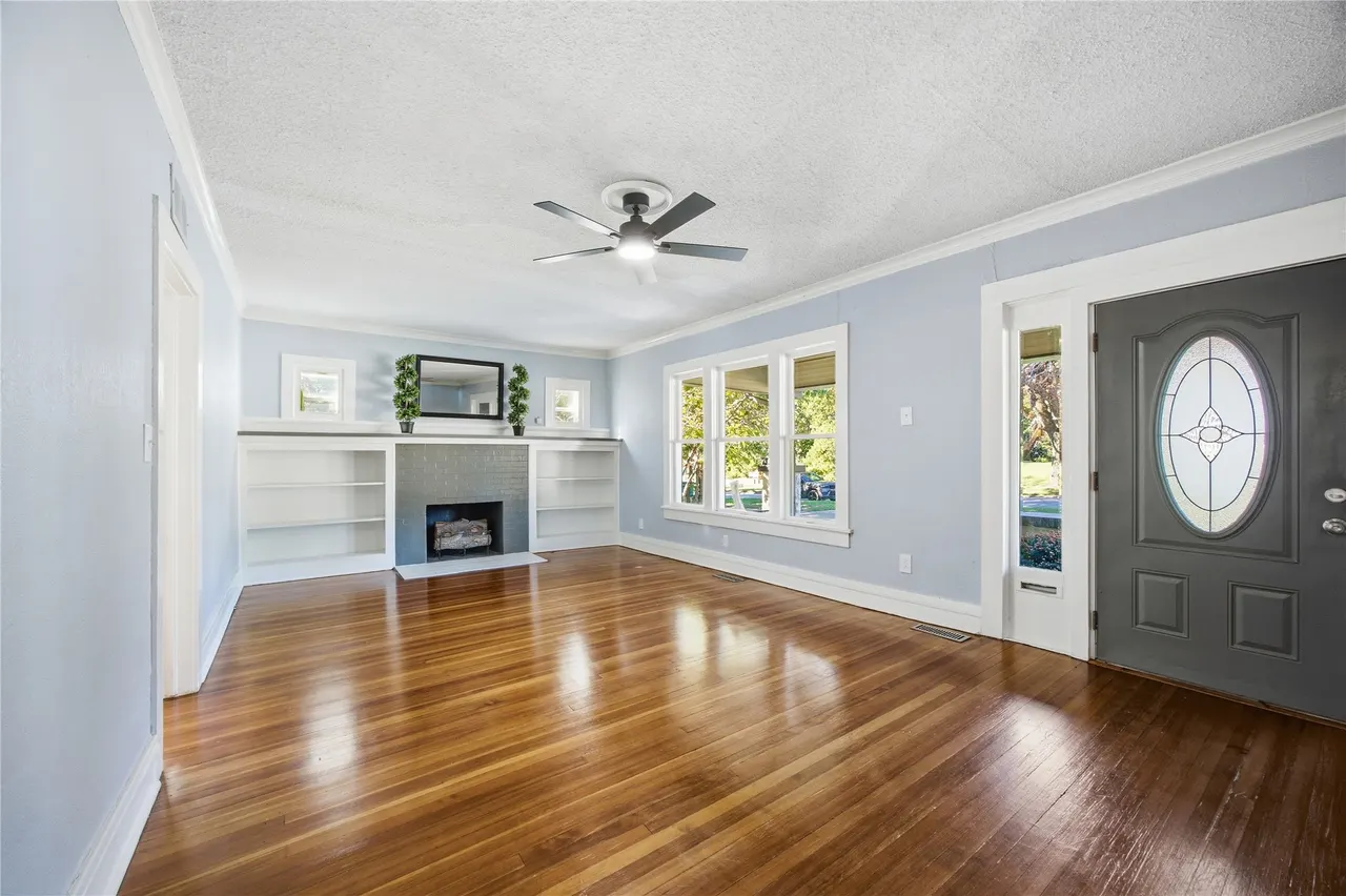 Photo 11 — 721 N Main Street, Sand Springs, OK 74063