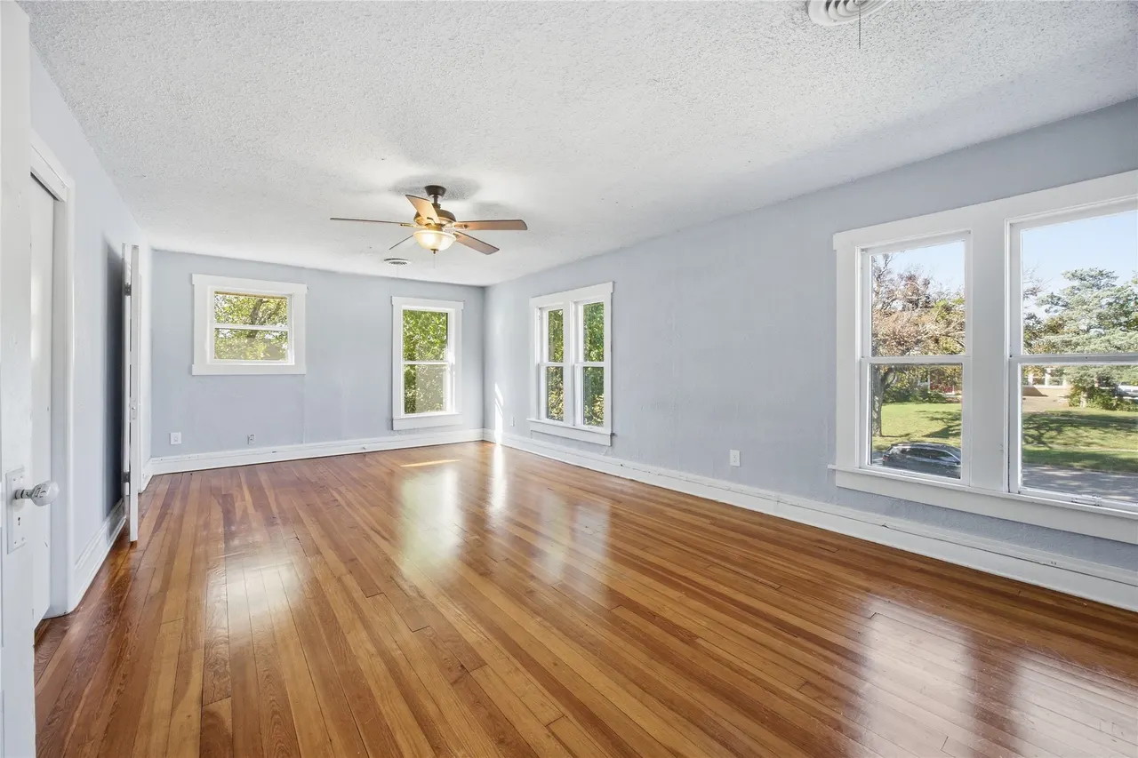 Photo 42 — 721 N Main Street, Sand Springs, OK 74063