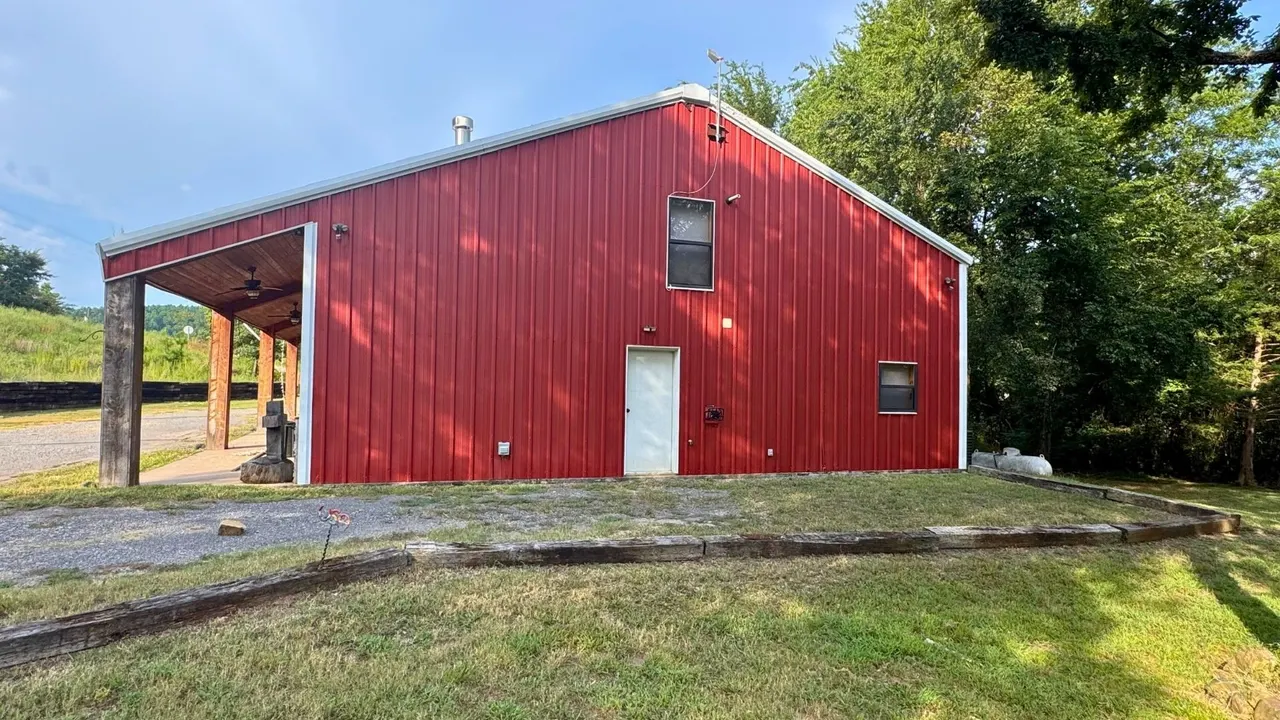 Photo 5 — 52901 201st Avenue, Hodgen, OK 74939