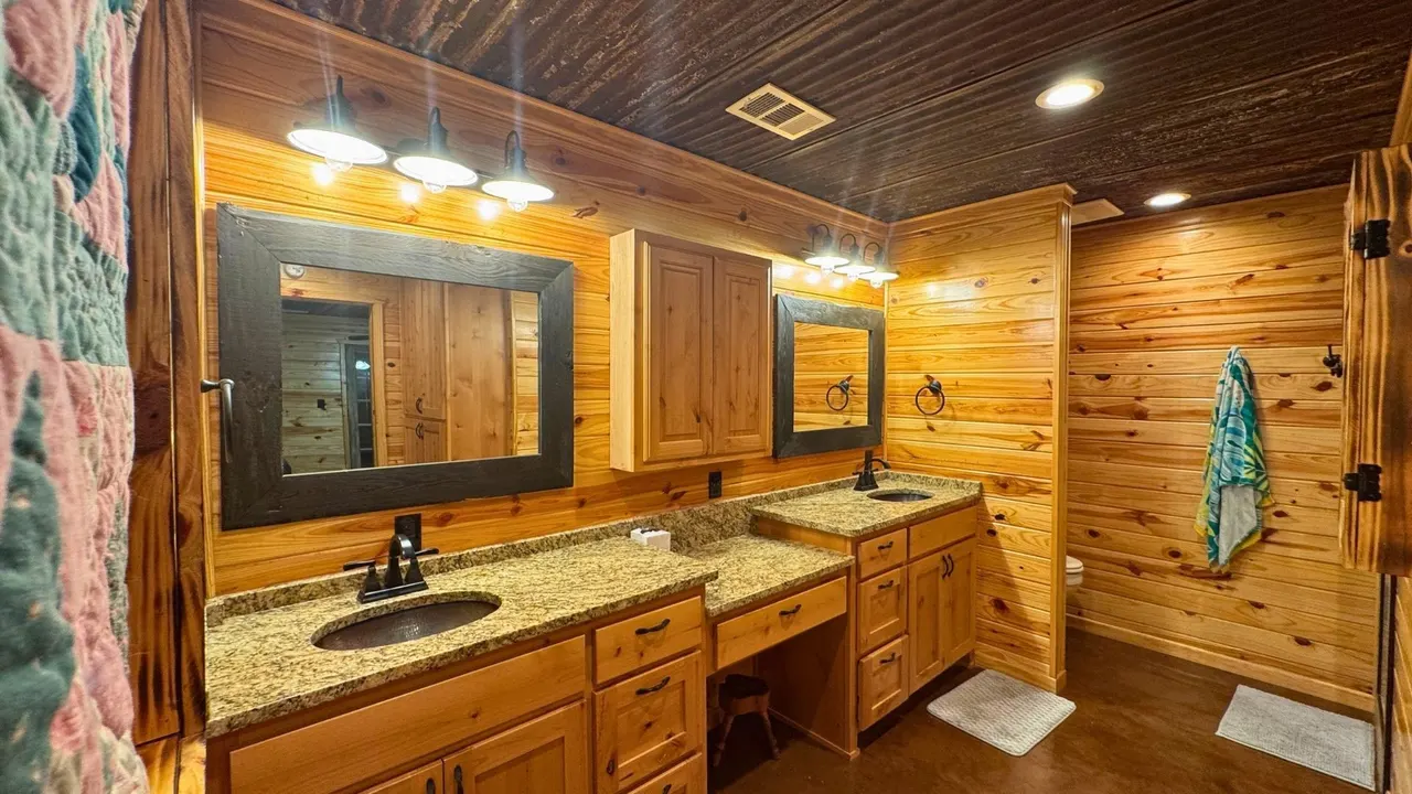 Photo 33 — 52901 201st Avenue, Hodgen, OK 74939