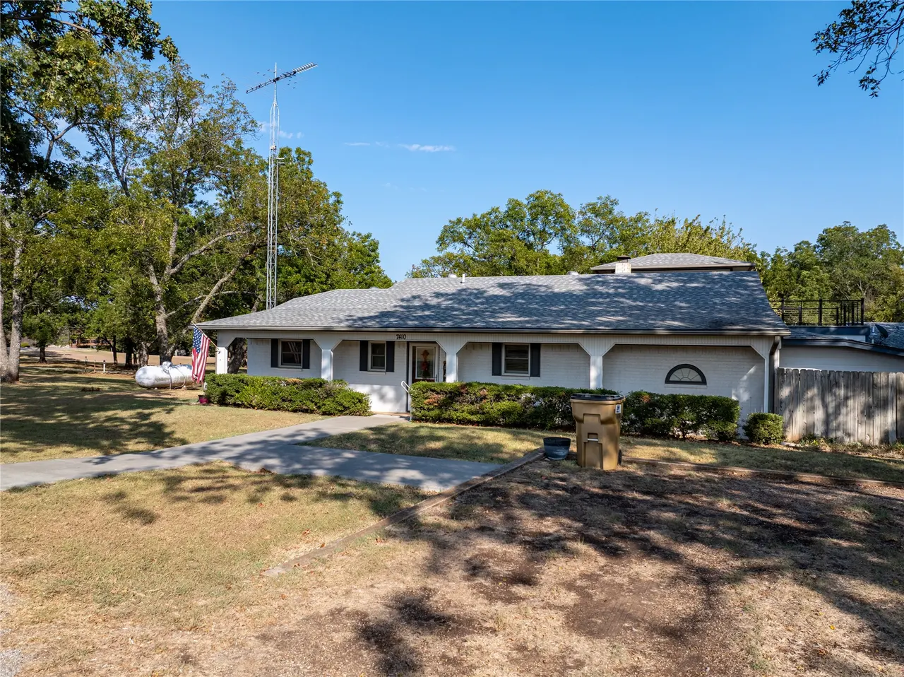 Photo 2 — 7410 Grapevine Drive, Kingston, OK 73439