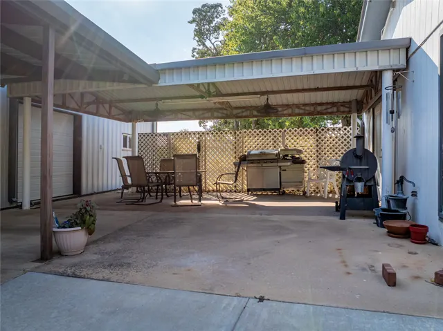 Photo 8 — 7410 Grapevine Drive, Kingston, OK 73439