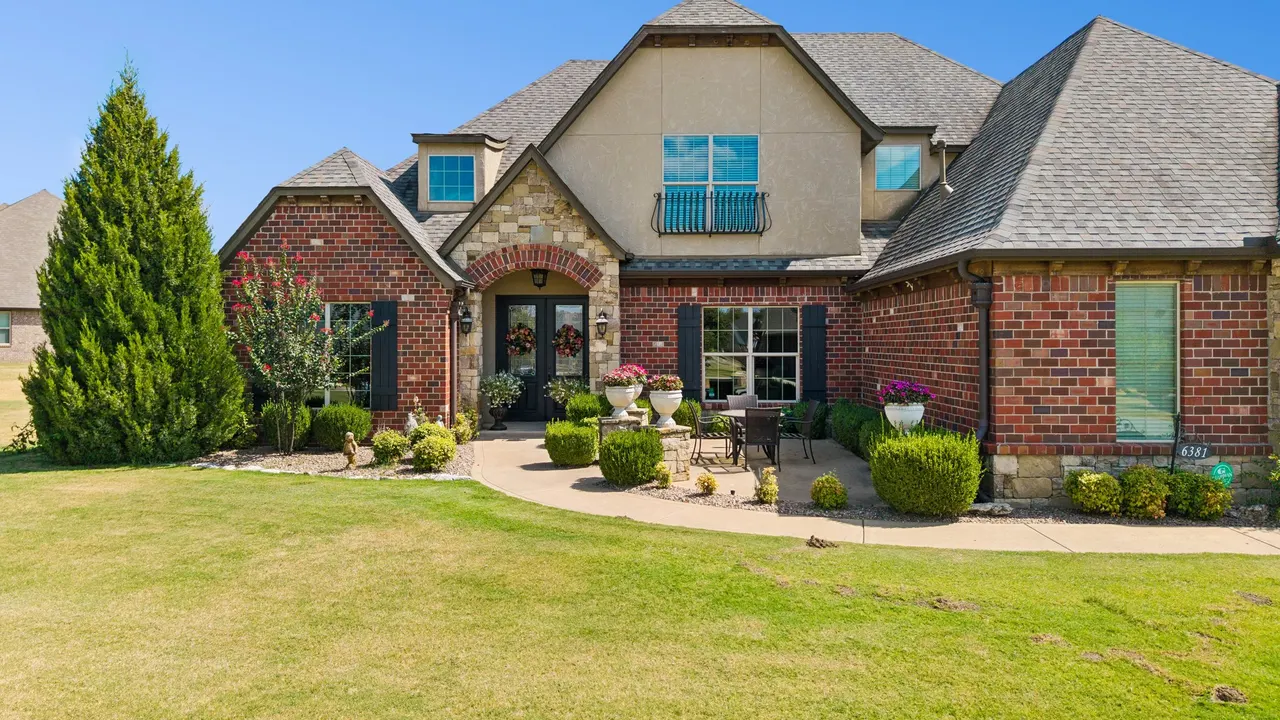 Photo 4 — 6381 N Locust Lane, Owasso, OK 74055
