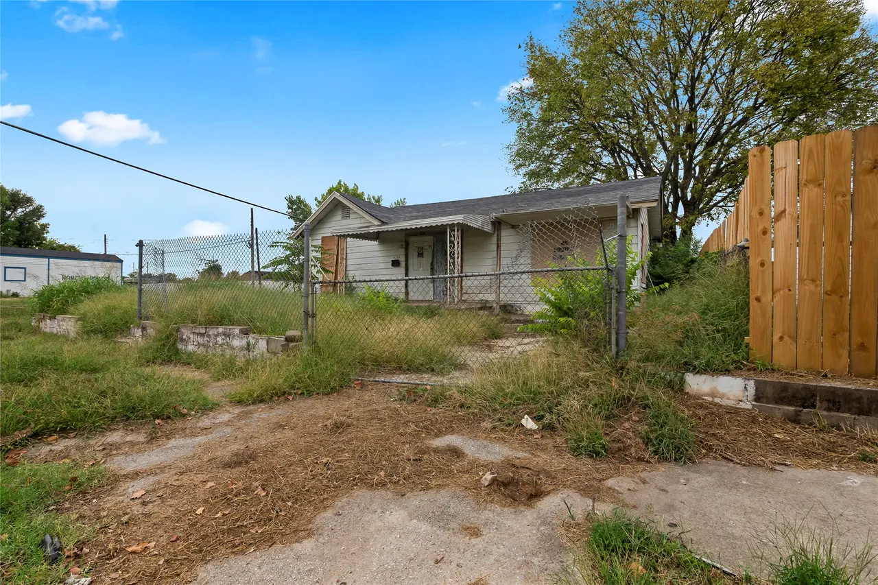 Photo 7 — 4351 W 8th Street, Tulsa, OK 74127