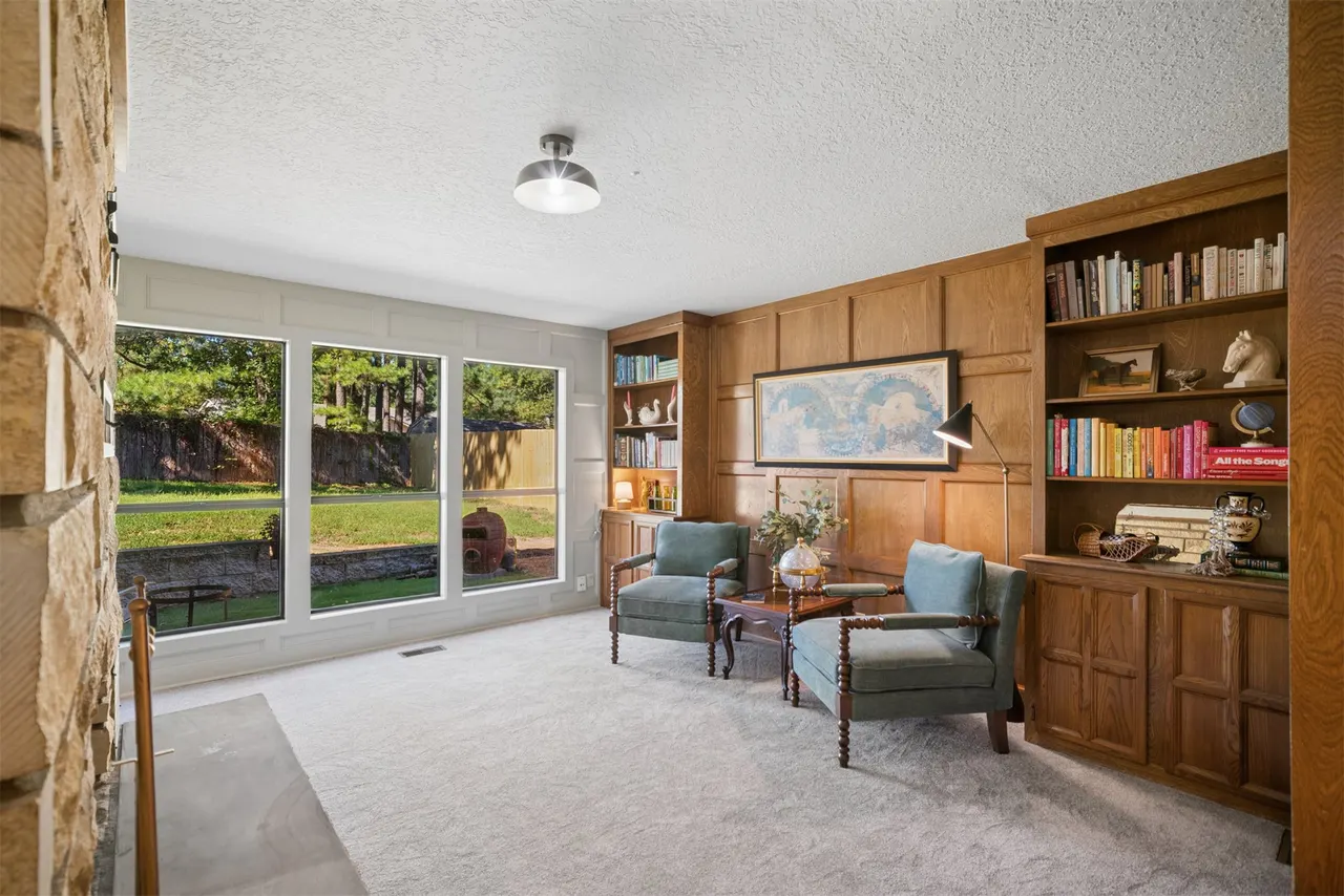 Photo 3 — 9718 S Lakewood Place, Tulsa, OK 74137