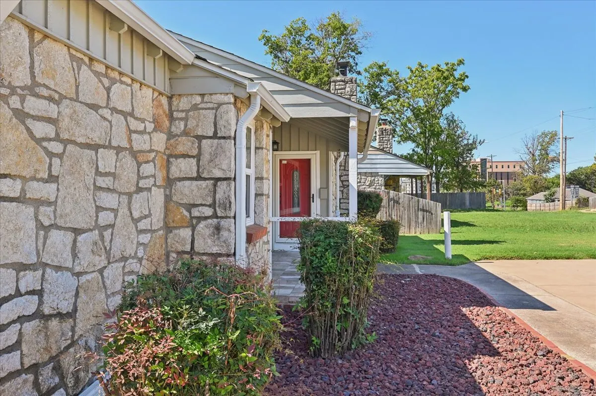 Photo 2 — 2920 E 21st Street, Tulsa, OK 74114