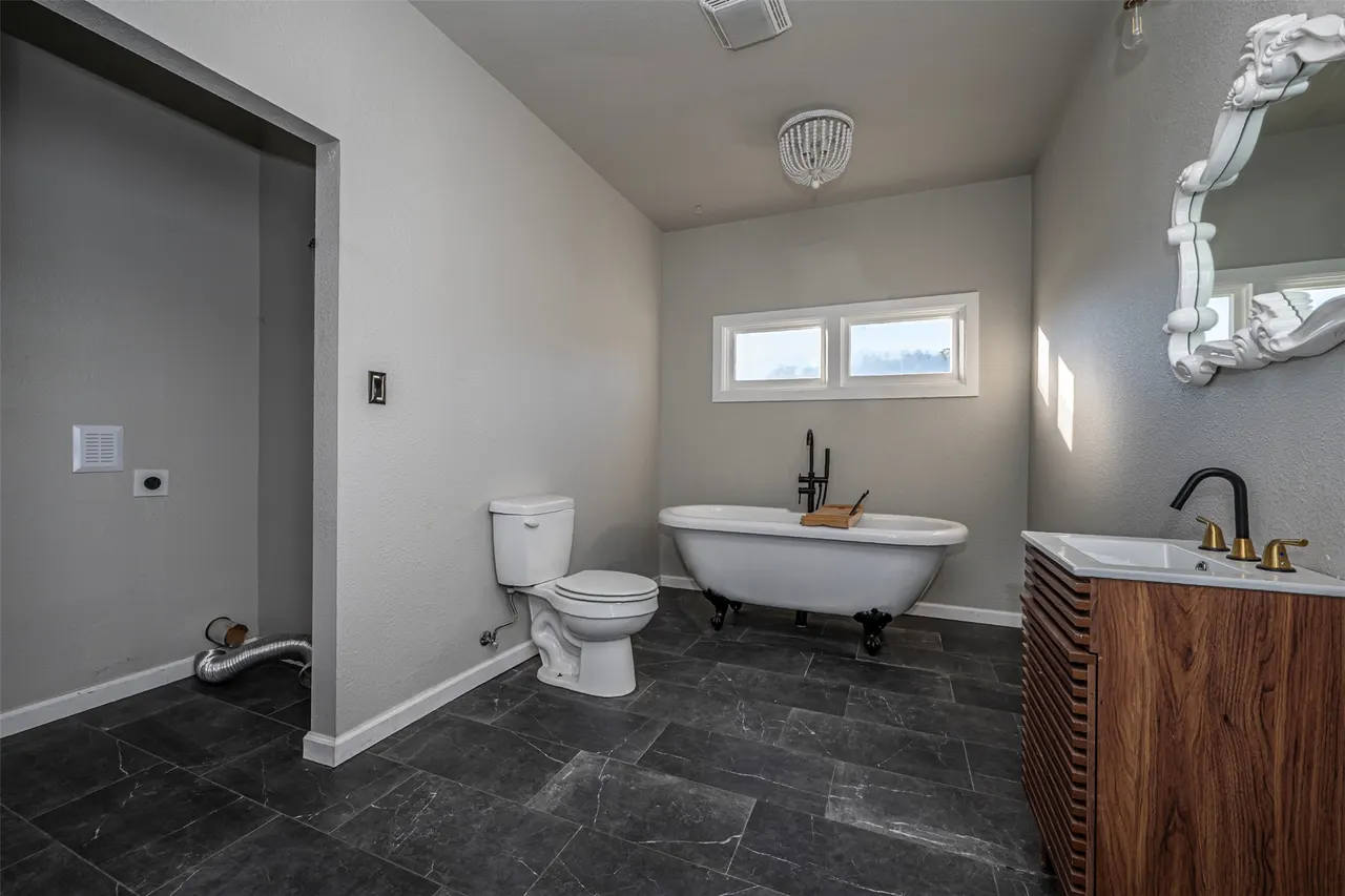 Photo 16 — 1209 SW Stanley Street, Ardmore, OK 73401