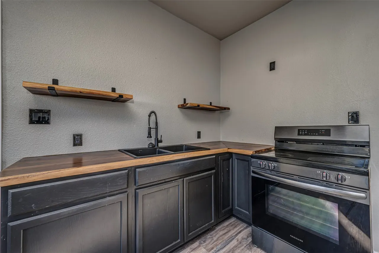 Photo 9 — 1209 SW Stanley Street, Ardmore, OK 73401