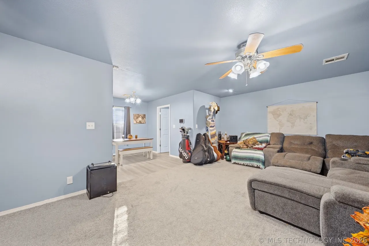Photo 6 — 221 N Hickory Street, Bristow, OK 74010