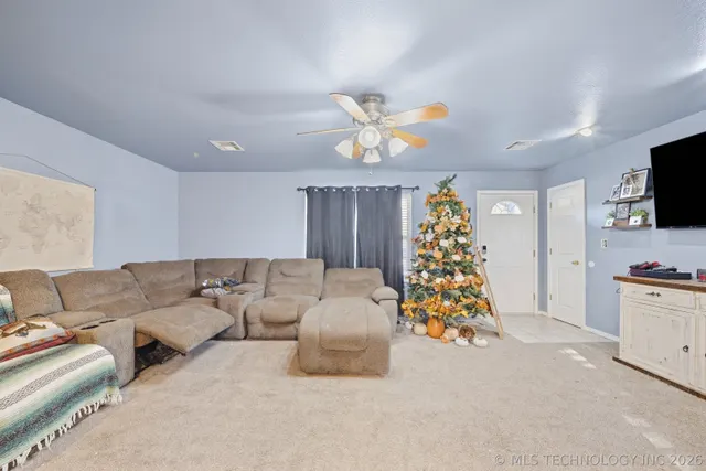 Photo 8 — 221 N Hickory Street, Bristow, OK 74010
