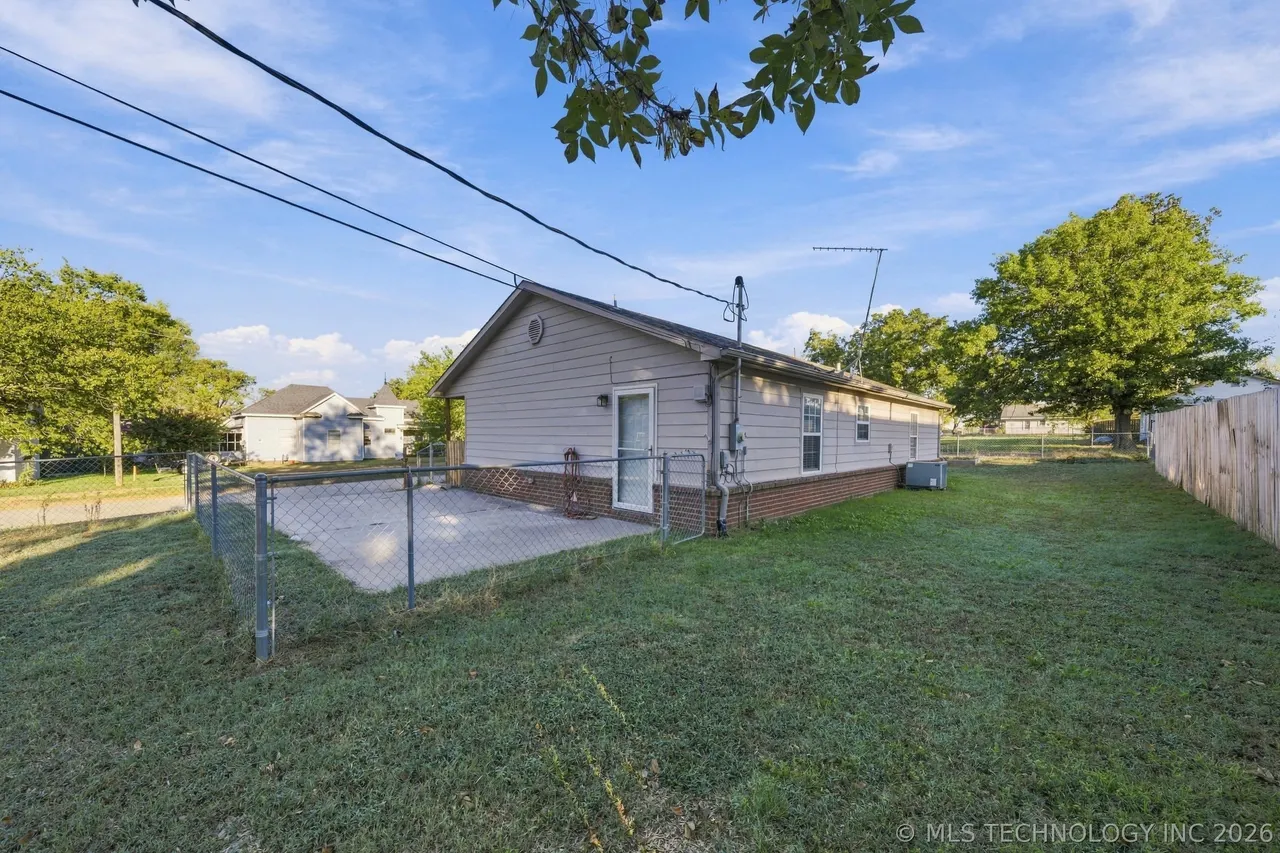 Photo 23 — 221 N Hickory Street, Bristow, OK 74010