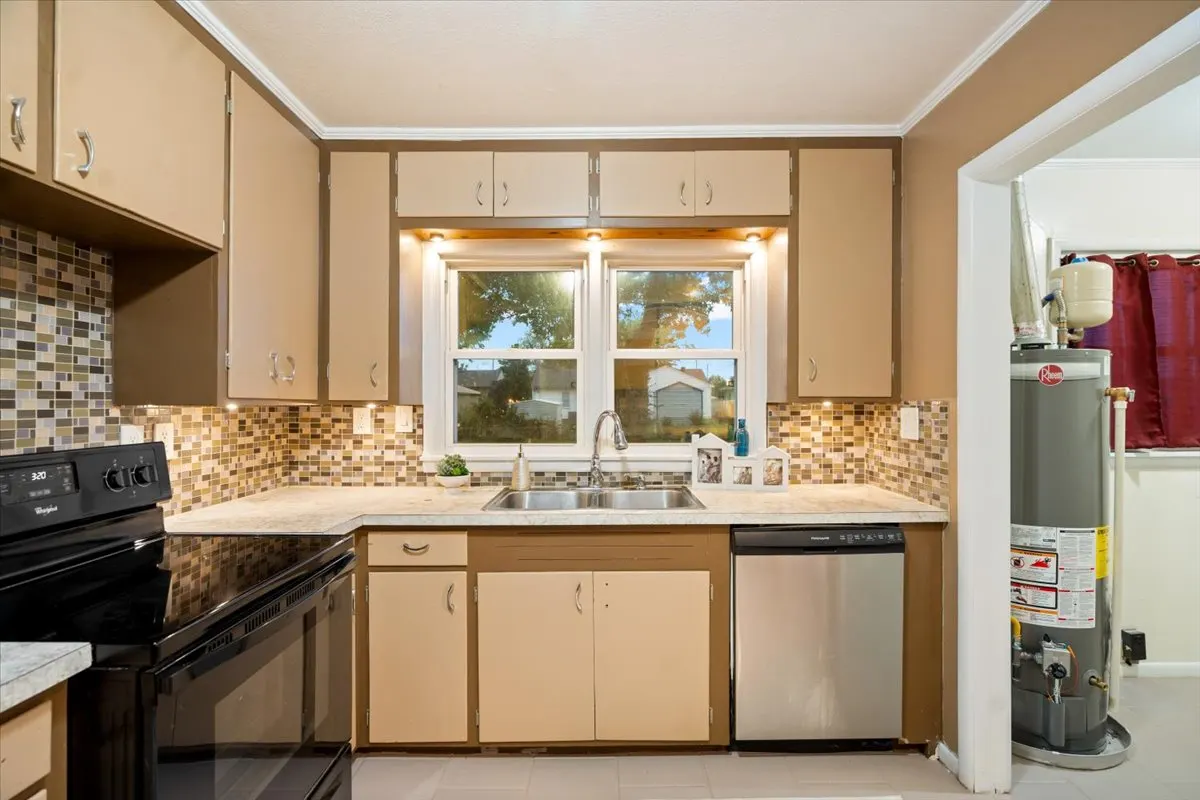 Photo 9 — 1231 B Street NE, Miami, OK 74354
