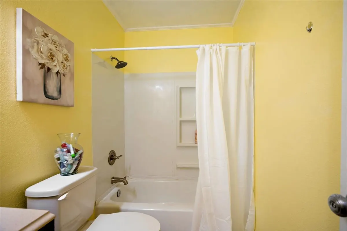 Photo 15 — 1231 B Street NE, Miami, OK 74354