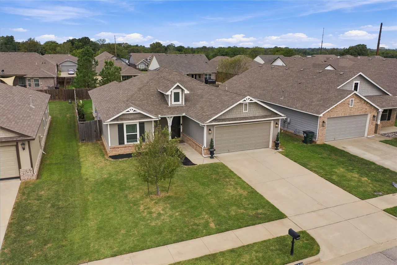 Photo 2 — 12306 N 131 EastAvenue, Collinsville, OK 74021