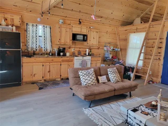 Photo 6 — 34 E East Street, Antlers, OK 74523