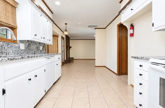 Photo 6 — 5711 S Boston Place, Tulsa, OK 74105