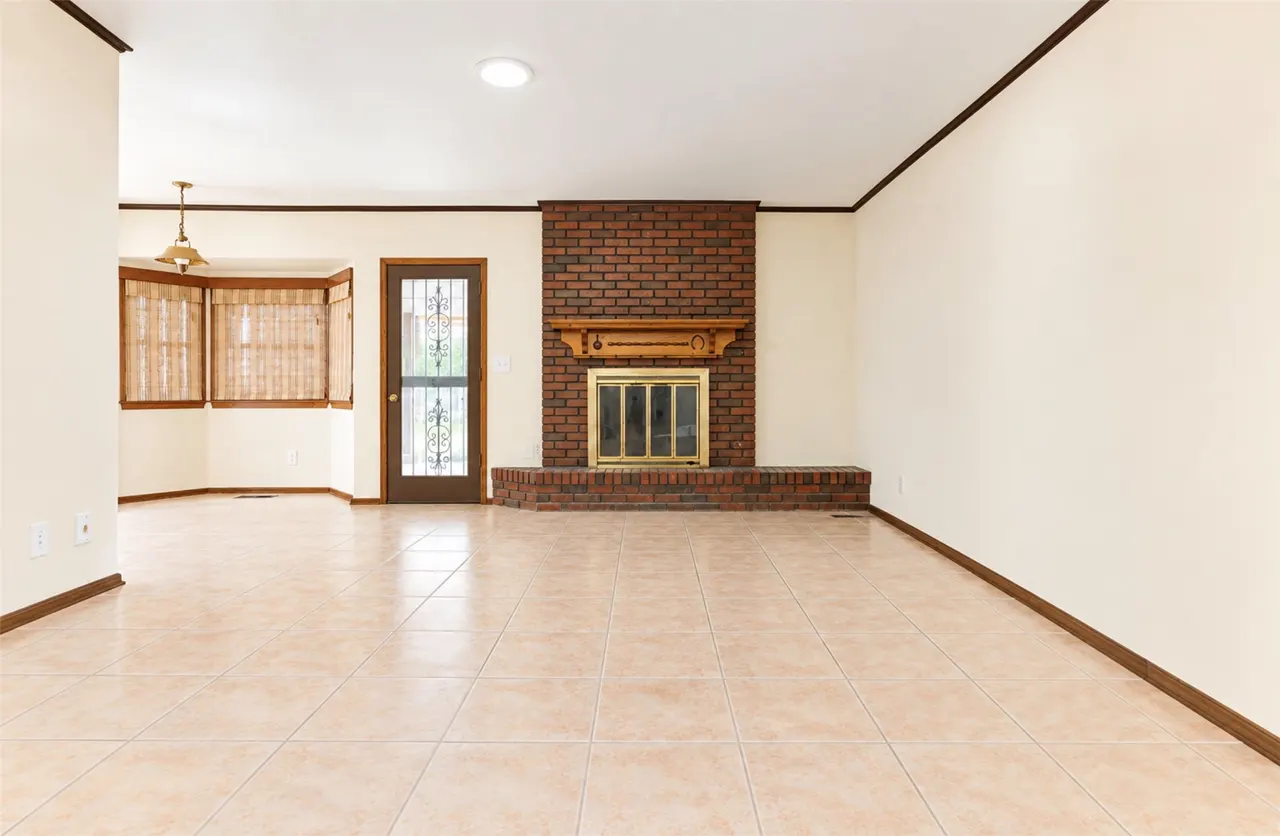 Photo 8 — 5711 S Boston Place, Tulsa, OK 74105