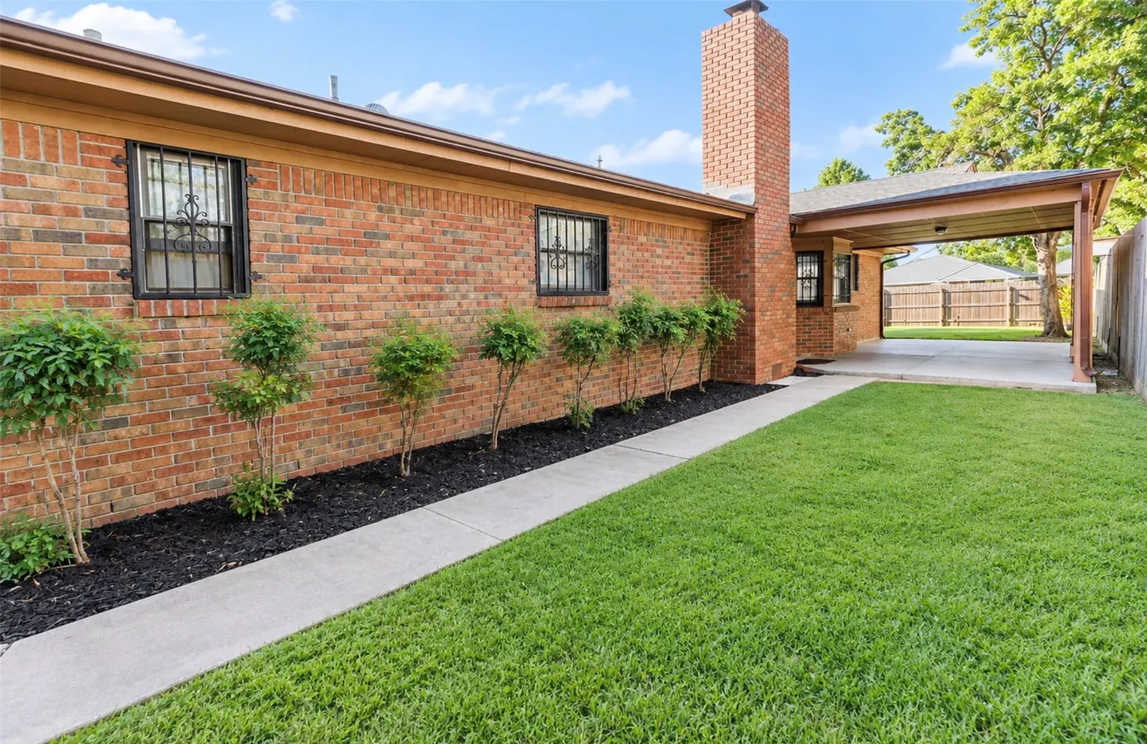 Photo 9 — 5711 S Boston Place, Tulsa, OK 74105