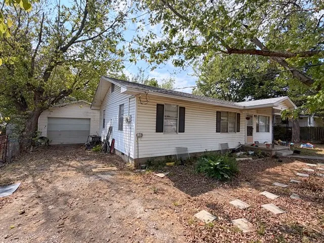 Photo 2 — 114 G Street, Savanna, OK 74565