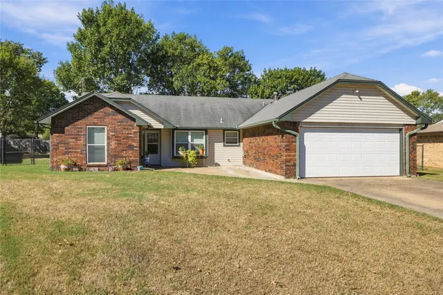 Photo 2 — 809 Patterson, Muskogee, OK 74403