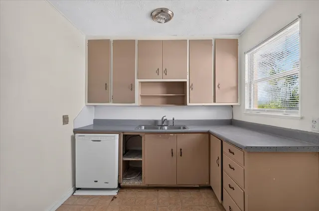 Photo 6 — 1425 S Rogers Avenue, Bartlesville, OK 74003