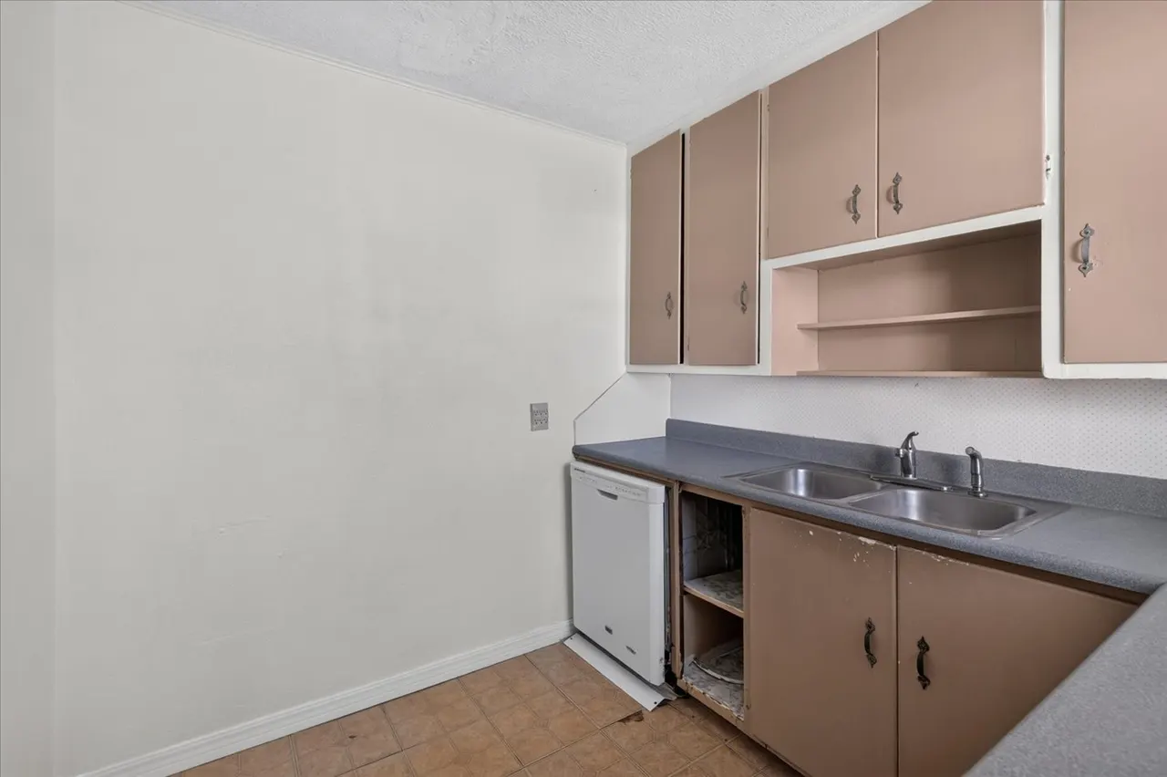 Photo 8 — 1425 S Rogers Avenue, Bartlesville, OK 74003