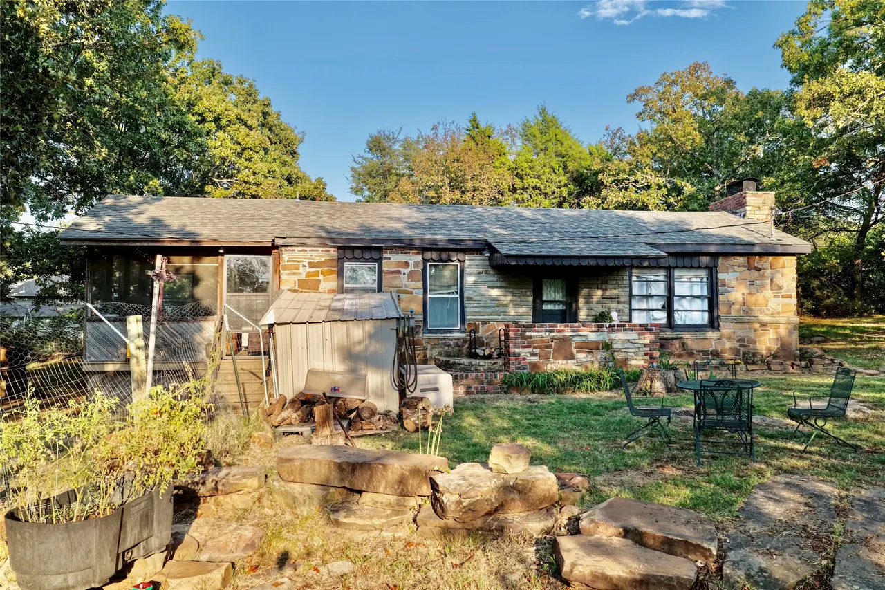 Front exterior — 108 Patricia, Eufaula, OK 74432