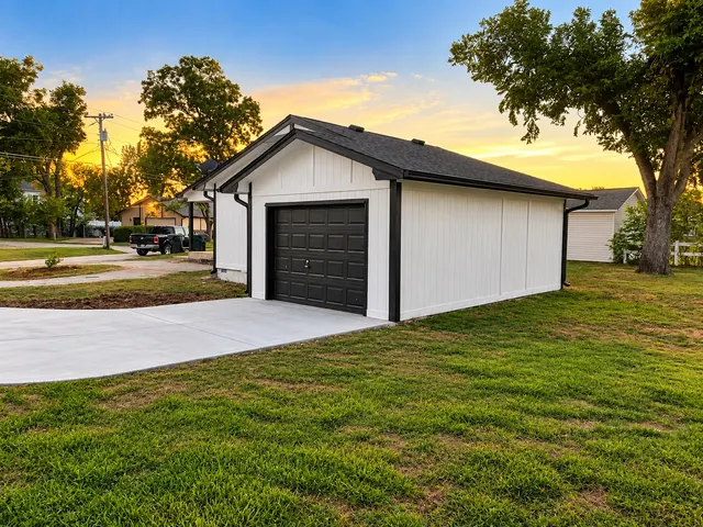 Photo 4 — 718 E 5th Street, Claremore, OK 74017
