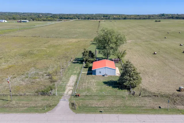 Photo 6 — 25080 Turkey Pen Hollow Road, Henryetta, OK 74437