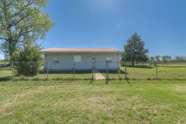 Photo 8 — 25080 Turkey Pen Hollow Road, Henryetta, OK 74437