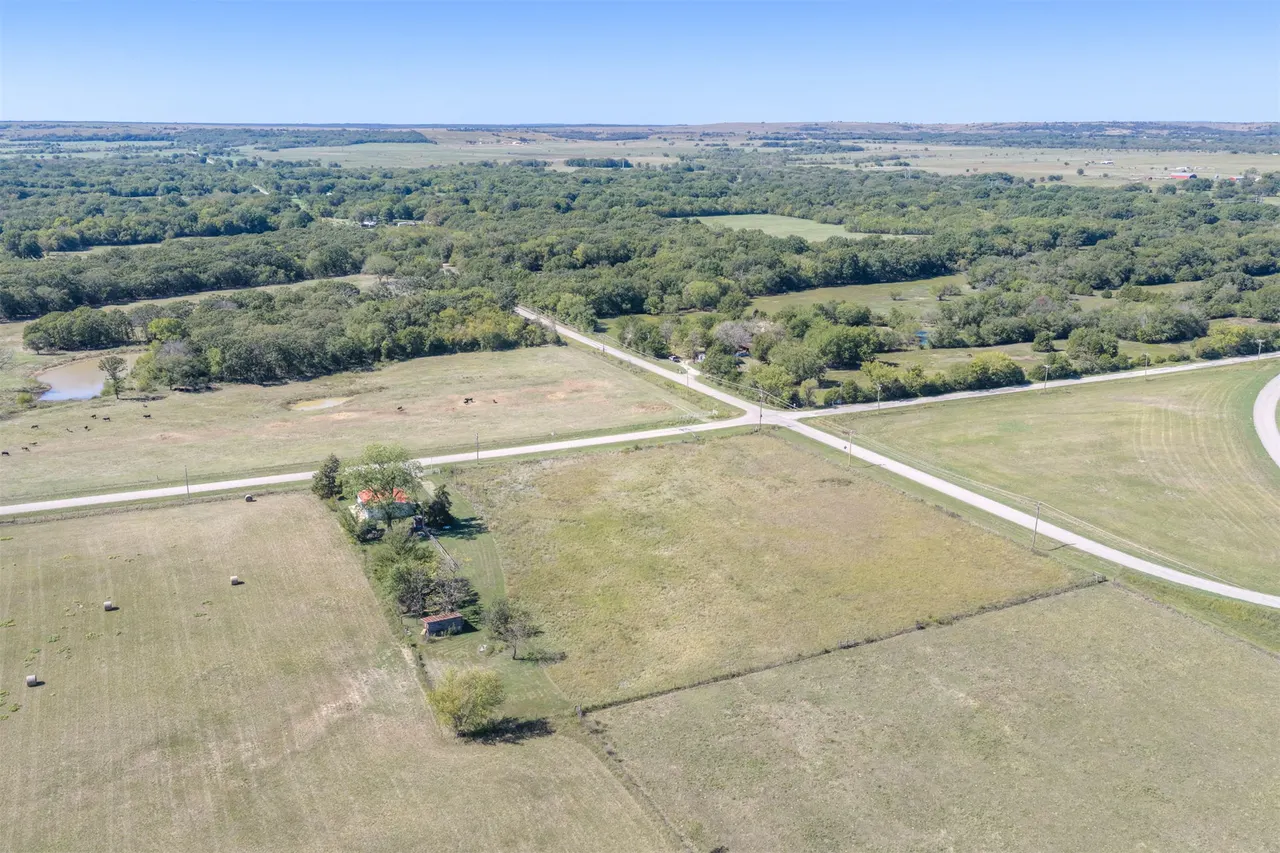Photo 36 — 25080 Turkey Pen Hollow Road, Henryetta, OK 74437
