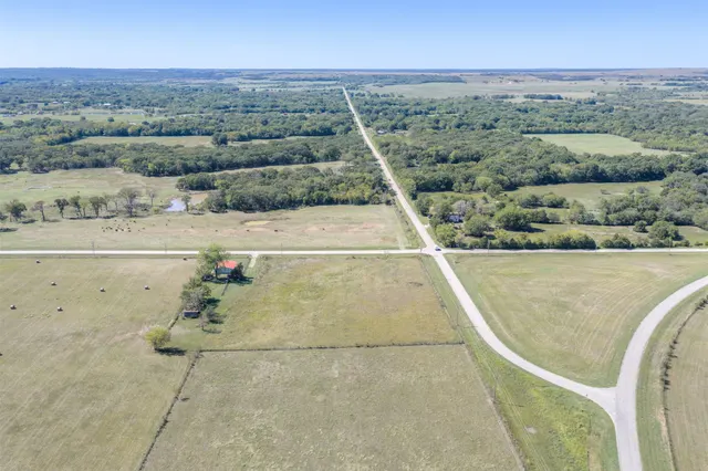 Photo 3 — 25080 Turkey Pen Hollow Road, Henryetta, OK 74437