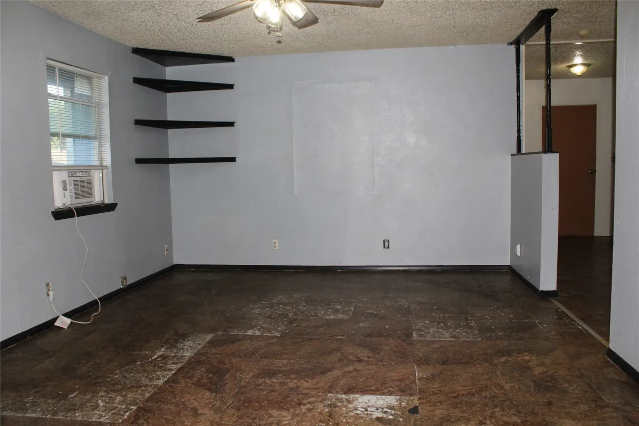 Photo 5 — 309 S 3rd Avenue, Durant, OK 74701